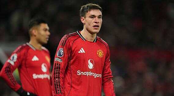 Manuel Ugarte (7.1): Anh ấy c&oacute; một v&agrave;i pha tắc b&oacute;ng kh&ocirc;ng đ&uacute;ng thời điểm nhưng nh&igrave;n chung đ&atilde; chơi tốt để giữ Newcastle kh&ocirc;ng thể ghi b&agrave;n, đặc biệt l&agrave; trong hiệp hai. Quan trọng hơn, anh ấy đ&atilde; chấm dứt chuỗi s&aacute;u trận thua li&ecirc;n tiếp kh&ocirc;ng mong muốn khi đ&aacute; ch&iacute;nh trong một trận đấu tại Ngoại hạng Anh.