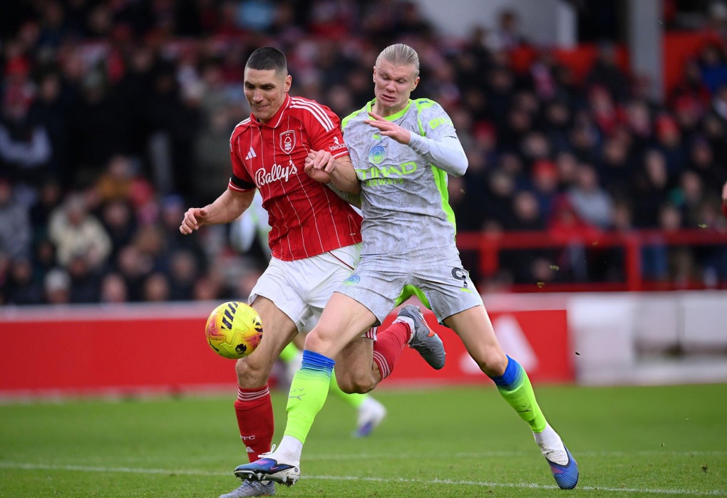 Cherki rực sáng cuối trận, Man City gây áp lực lớn cho Arsenal