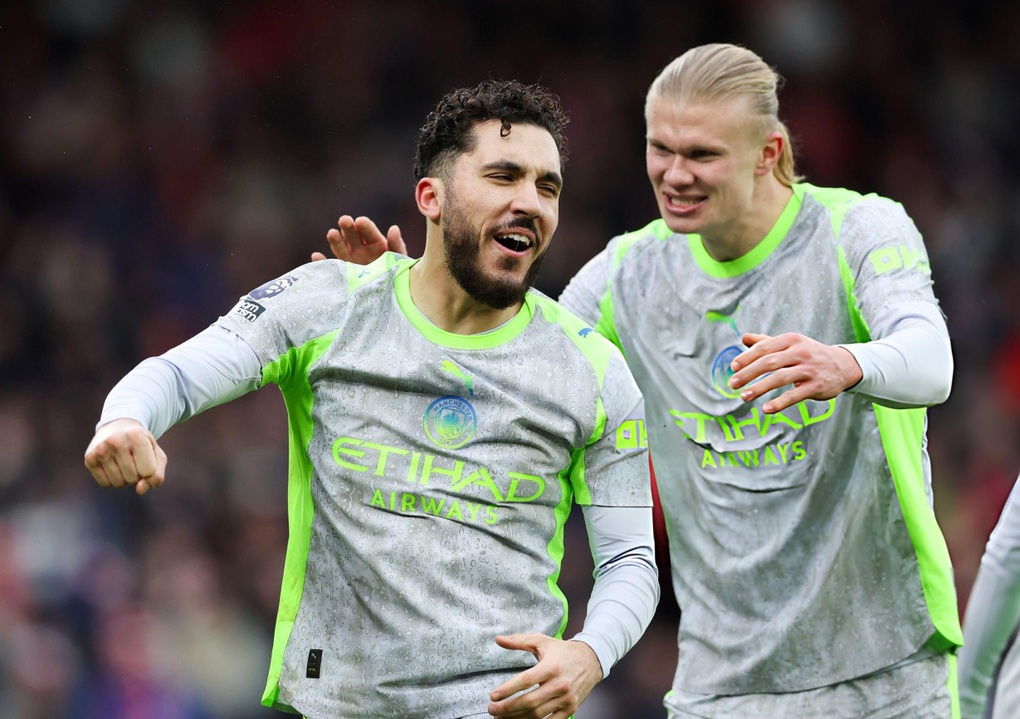 Cherki rực sáng cuối trận, Man City gây áp lực lớn cho Arsenal - 2