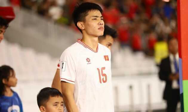 Đình Bắc tặng toàn bộ tiền thưởng từ Quả bóng bạc 2025