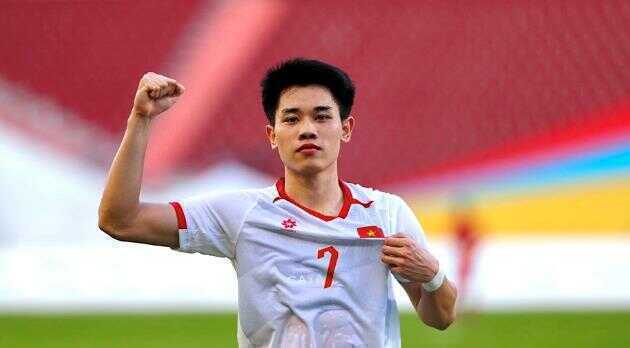 Đình Bắc tri ân SLNA, Quảng Nam, CAHN sau khi giành Quả bóng bạc 2025