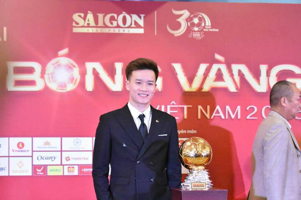 Hoàng Đức: “Quả bóng vàng là động lực để tôi tìm kiếm thêm thành tích”