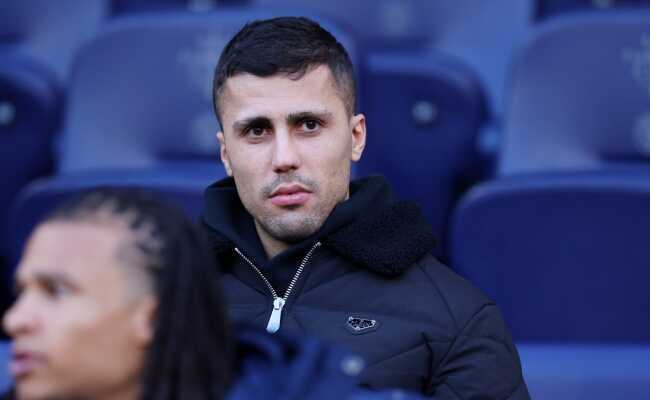 Man City chạm trán Nottingham, Pep Guardiola báo tin vui về Rodri