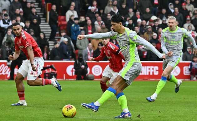Man City dẫn Forest: Reijnders ghi bàn, Dias thoát thẻ