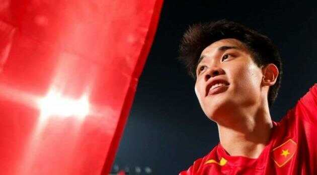 Tranh cãi sau khi Đình Bắc giành Quả bóng bạc