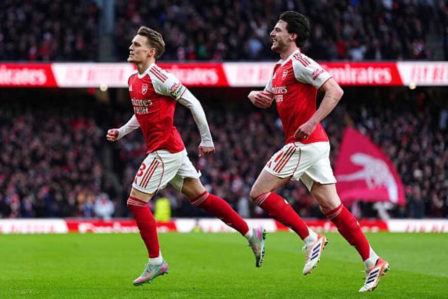 Arsenal nhọc nhằn hạ gục Brighton, tái chiếm ngôi đầu Ngoại hạng Anh