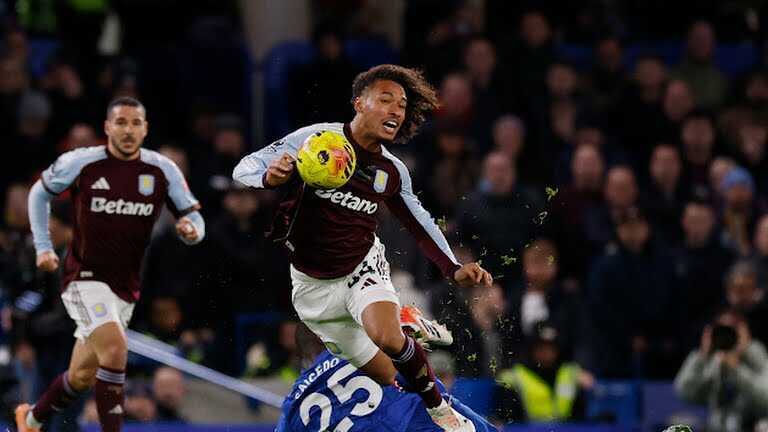 Moises Caicedo &ndash; 5,8 điểm. Ở trận n&agrave;y, Caicedo thường xuy&ecirc;n thua c&aacute;c pha đấu tay đ&ocirc;i, chỉ thắng 2/0 lần.