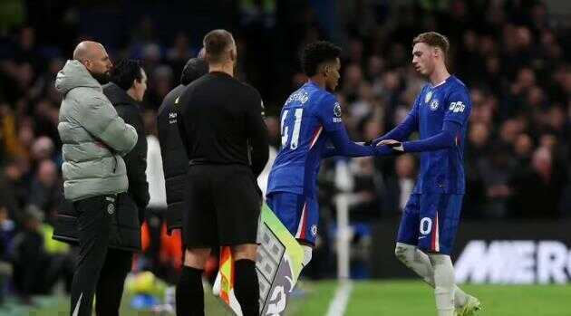 Cole Palmer nổi giận khi Chelsea thay người