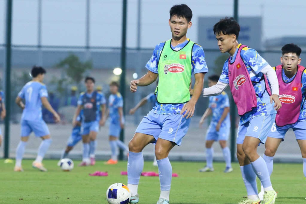 HLV Kim Sang Sik `chỉnh` U23 Việt Nam trước giải châu Á