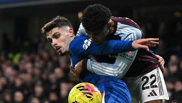 Cựu trọng tài Dermot Gallagher cho rằng Chelsea không đáng được hưởng phạt đền