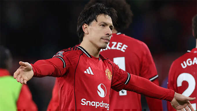 Lisandro Martinez đ&atilde; c&oacute; m&agrave;n t&aacute;i xuất ấn tượng sau giai đoạn chấn thương k&eacute;o d&agrave;i.