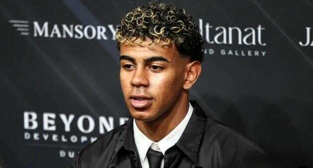 Lamine Yamal nhận giải Tiền đạo xuất sắc nhất năm: Xây dựng con đường riêng