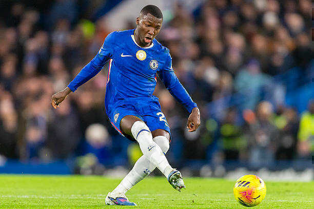 Moises Caicedo l&agrave; niềm hy vọng nơi tuyến giữa Chelsea ở cuộc chạm tr&aacute;n Bournemouth.