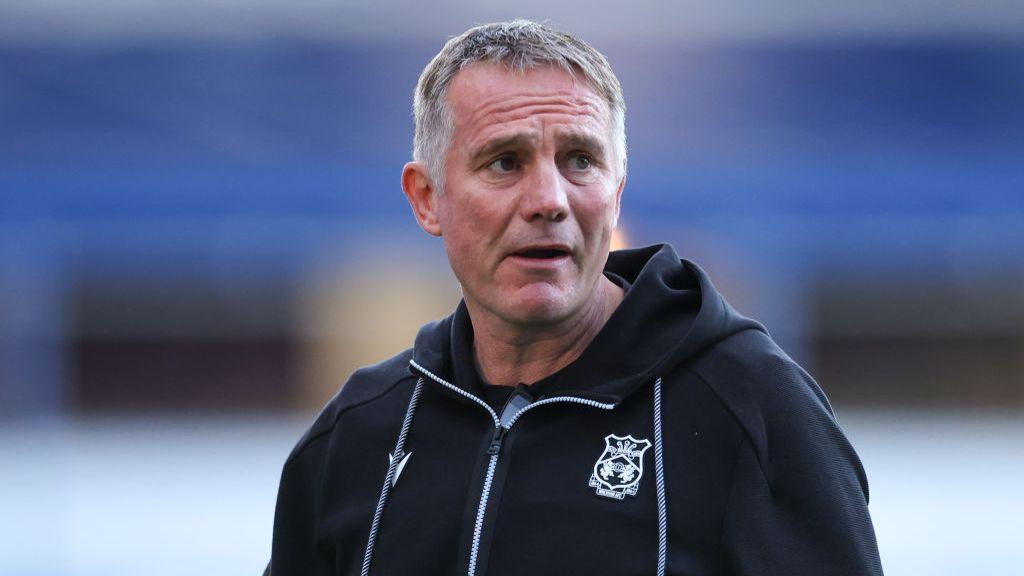 HLV Parkinson lu&ocirc;n muốn t&igrave;m hiểu một c&aacute;ch đầy đủ về c&aacute;c cầu thủ trước khi đ&agrave;m ph&aacute;n