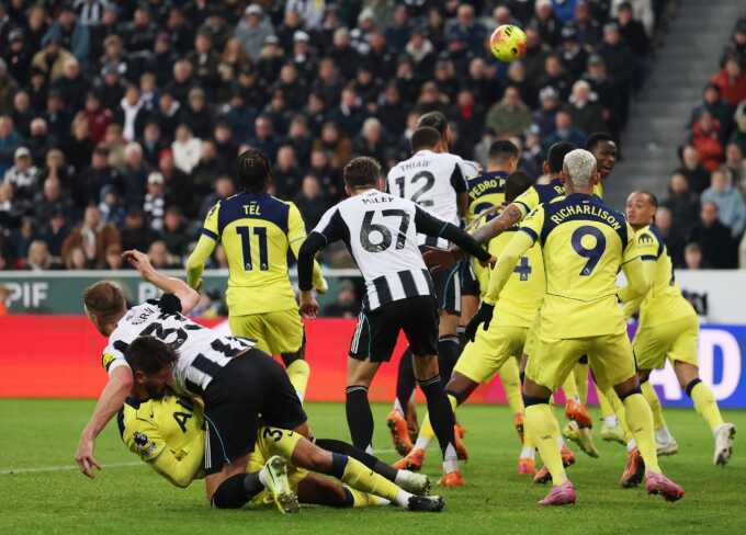 VAR gây phẫn nộ trong trận Newcastle - Tottenham