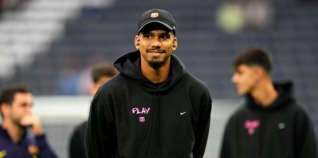 Araujo trở lại tập luyện, Barcelona chuẩn bị cho trận gặp Espanyol