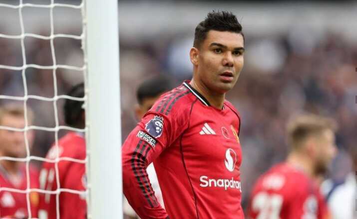 Casemiro mang đến g&aacute;nh nặng về lương cho Man United.