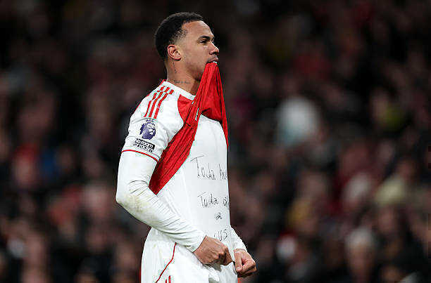 Cảm xúc vỡ òa của Gabriel Magalhaes sau bàn thắng vào lưới Villa