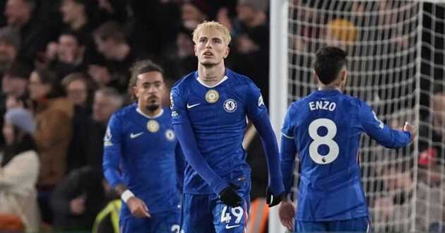 Chelsea đang dần hụt hơi trong cuộc đua top 4
