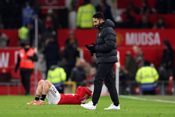 Amorim c&ograve;n h&agrave;ng t&aacute; vấn đề phải giải quyết. 