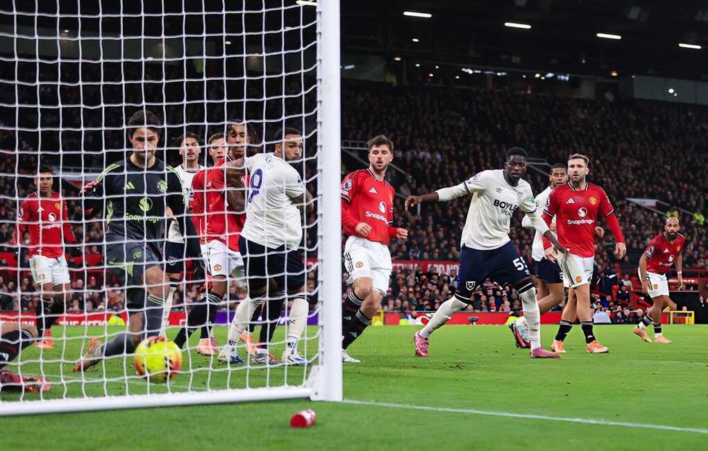 Man Utd tuột chiến thắng trước West Ham bởi bàn thua ở những phút cuối - 2