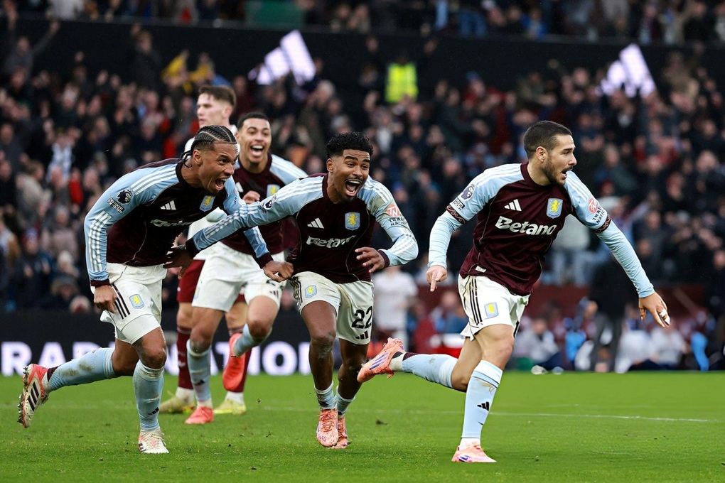 Aston Villa hạ Arsenal nhờ bàn thắng ở phút bù giờ - 2