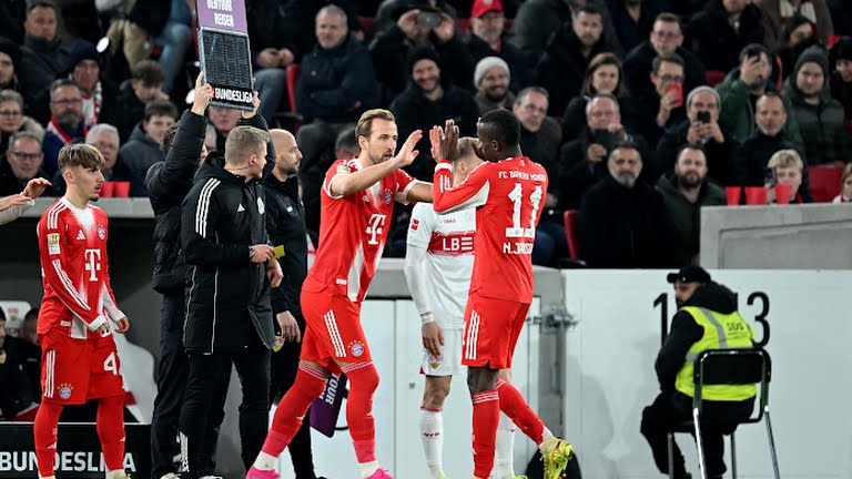 Bayern Munich thắng đậm Stuttgart 5-0: Kane lập hat-trick trong 30 phút