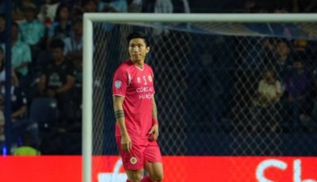 Văn Hậu tái xuất trong màu áo CLB CAHN.