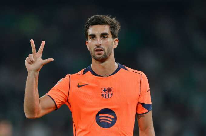 Cú hat-trick giúp Barca thắng trận cầu 8 bàn tại La Liga