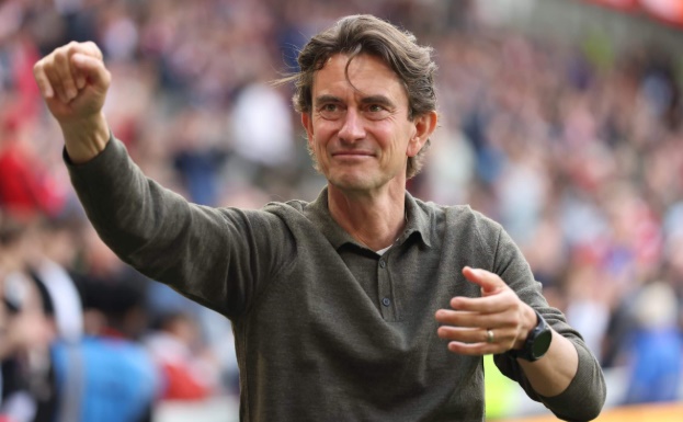 Frank cùng Tottenham giành thắng lợi quan trọng trước Brentford.