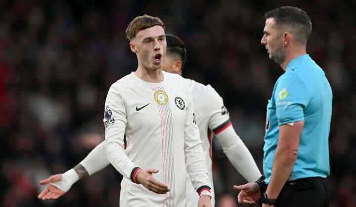 Cole Palmer có ngày trở lại đầy thất vọng trước Bournemouth.