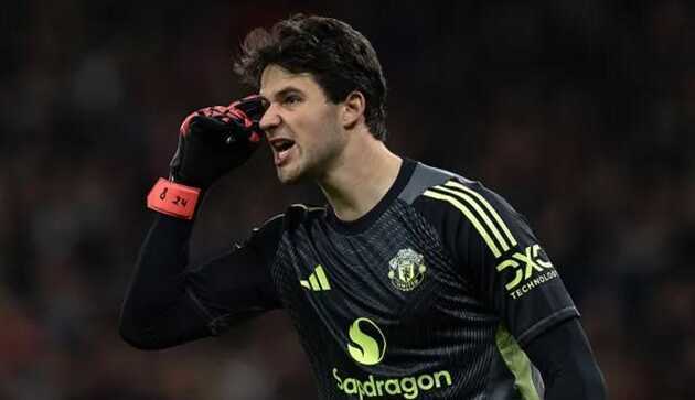 Thủ môn Senne Lammens của MU.