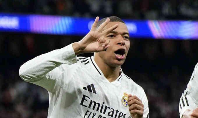 Ancelotti: `Mbappe có thể vươn tới tầm Ronaldo`