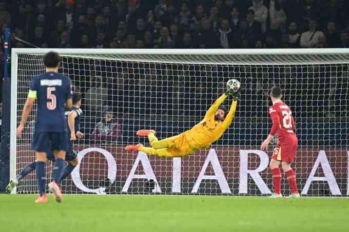 Alisson: `Thắng PSG là trận hay nhất sự nghiệp`