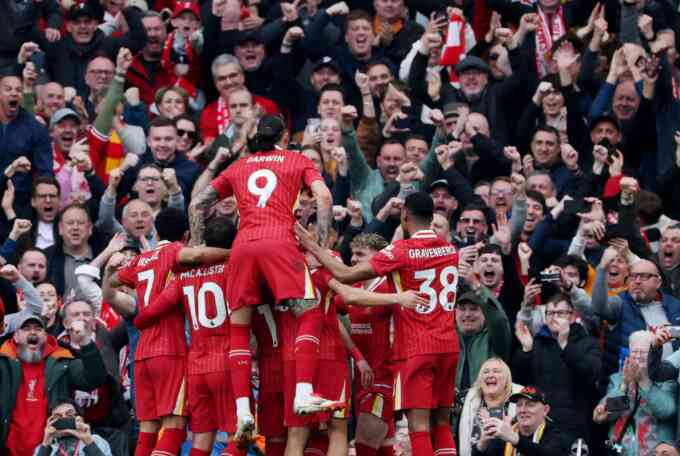 Liverpool hơn Arsenal 16 điểm tại Ngoại hạng Anh