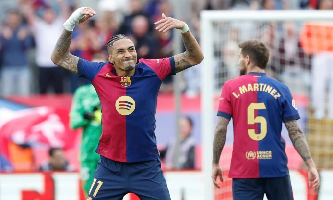 Barca thắng ở phút bù dù bị dẫn hai bàn