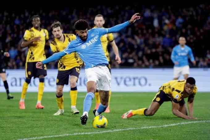 Inter có thể phải đá luân lưu tranh Serie A với Napoli
