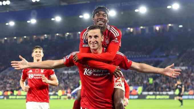 Nottingham đẩy Chelsea khỏi Top 5 Ngoại hạng Anh