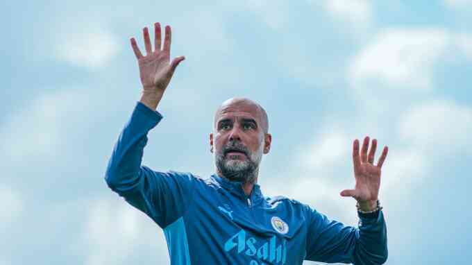 Guardiola: `Đây là mùa giải khó khăn nhất sự nghiệp`