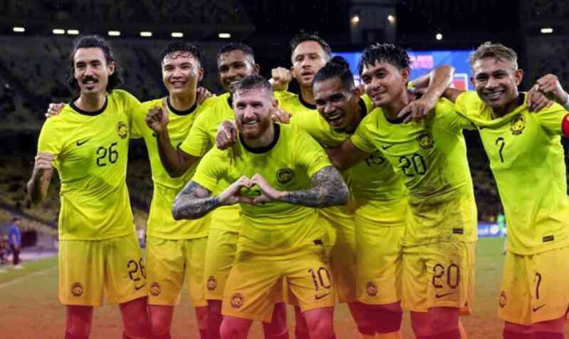 Lý do bóng đá Malaysia làm khó HLV Kim Sang Sik trước trận gặp Man Utd