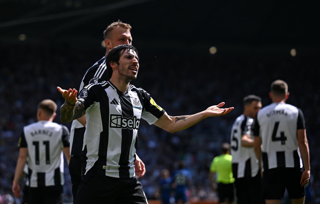 Gục ngã trước Newcastle, Chelsea có nguy cơ mất suất dự Champions League