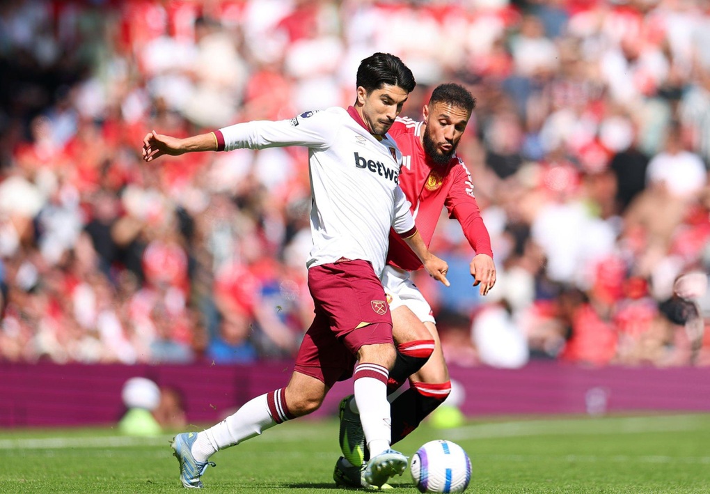 Man Utd thua West Ham trên sân nhà, ngụp lặn ở nhóm cuối bảng