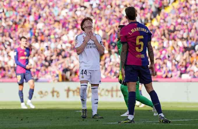 Sao trẻ Real bị vùi dập vì sút hỏng trước Barca