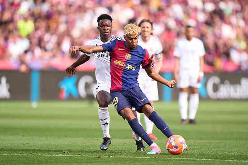 Trọng tài trở thành tâm điểm tranh cãi ở đại chiến Barcelona - Real Madrid