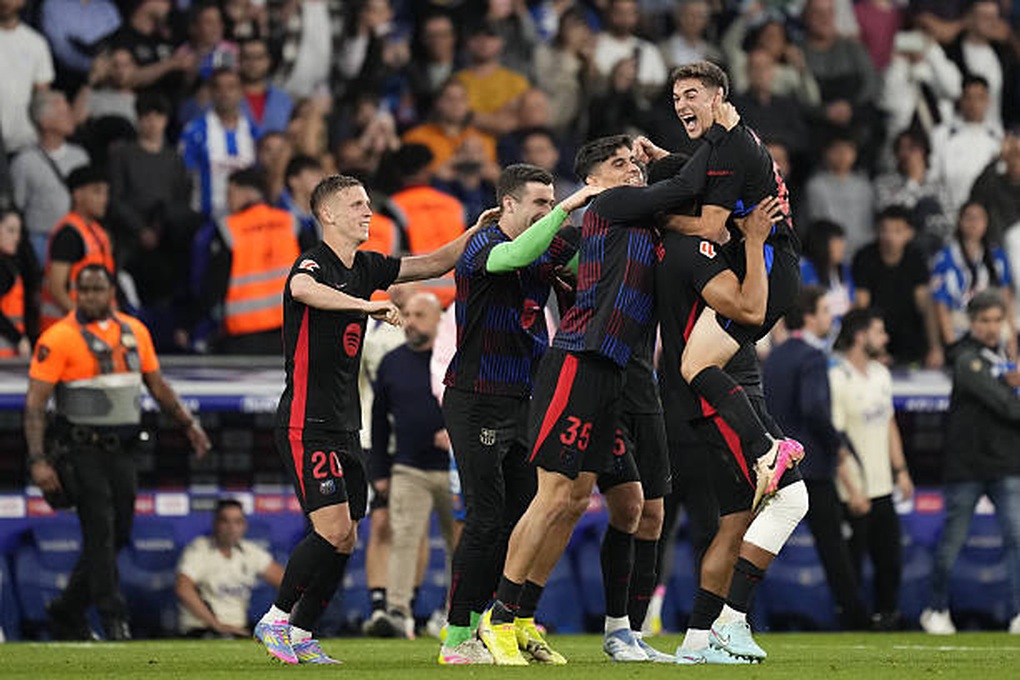 Barcelona nhận ~mưa tiền thưởng~ sau chức vô địch La Liga