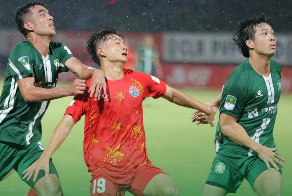 Công Phượng mờ nhạt ở CLB Bình Phước, Hoàng Đức vô địch cùng CLB Ninh Bình