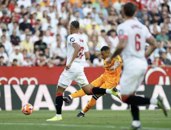 Mbappe chỉ còn cách Giày Vàng một bàn