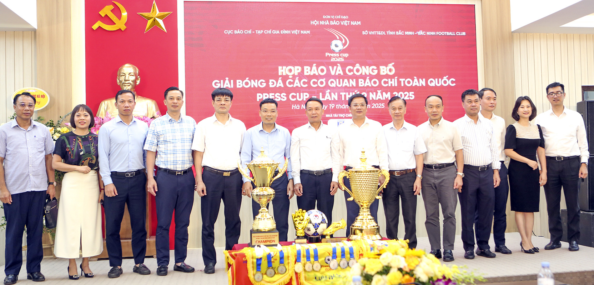 Nhà vô địch Press Cup tranh Siêu Cúp với đội báo chí Thái Lan