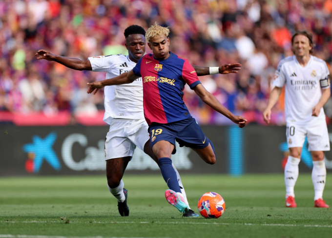 Yamal mặc áo số 10 ở Barca từ mùa tới