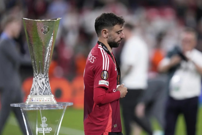 Fernandes: `Nếu cần tiền, Man Utd cứ việc bán tôi`